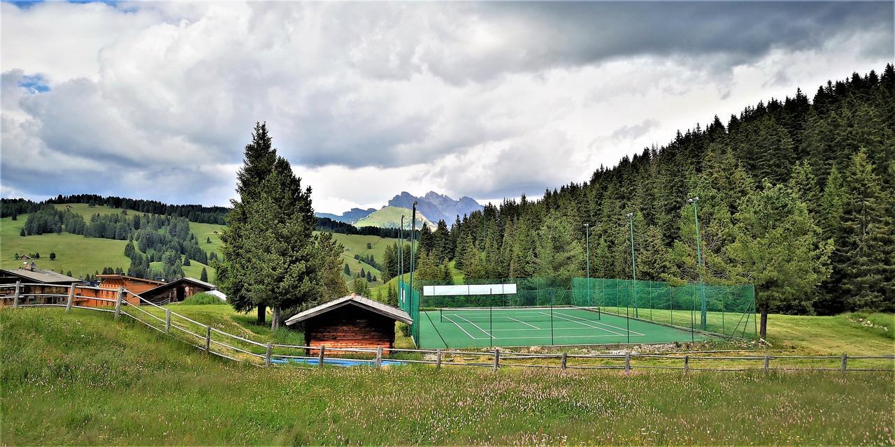 Sporthotel Floralpina Alpe Di Siusi Exterior photo